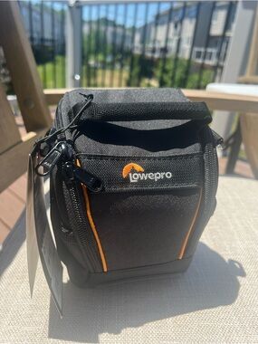Lowepro Compact Camera Bag - Black with Shoulder Strap